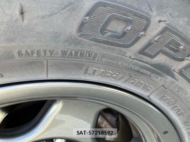 Toyota LAND CRUISER 2015-03 8829818-6