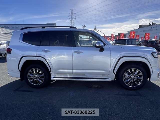Toyota LAND CRUISER 2023-05 500401-5