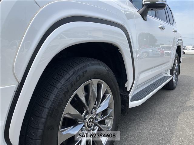 Toyota LAND CRUISER 2023-05 611103-11