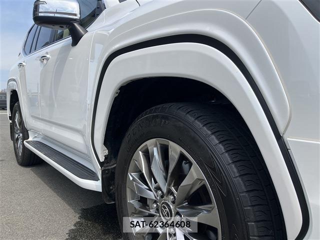 Toyota LAND CRUISER 2023-05 611103-12