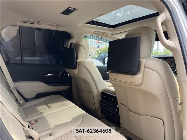 Toyota LAND CRUISER 2023-05 611103-19