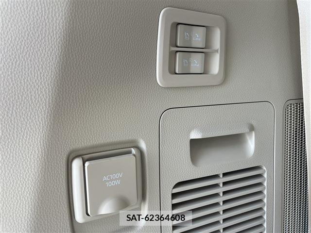 Toyota LAND CRUISER 2023-05 611103-28