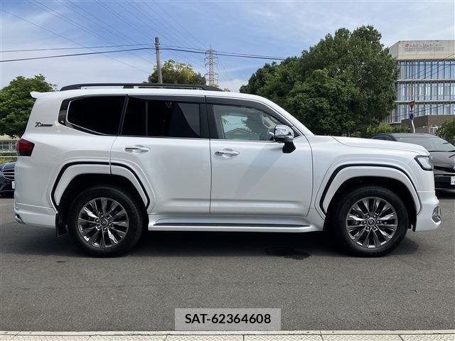 Toyota LAND CRUISER 2023-05 611103-7