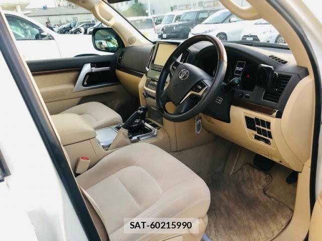 Toyota LAND CRUISER 2016-10 1292079-11