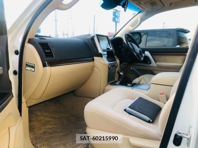 Toyota LAND CRUISER 2016-10 1292079-12