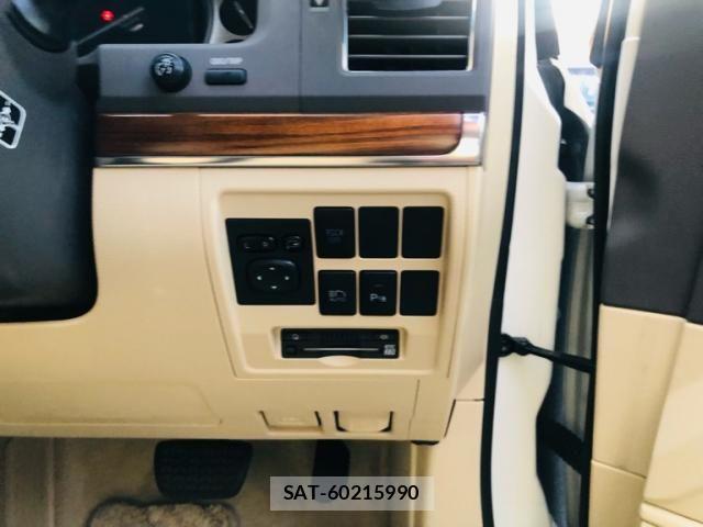 Toyota LAND CRUISER 2016-10 1292079-18