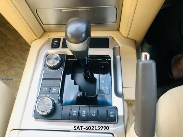 Toyota LAND CRUISER 2016-10 1292079-20