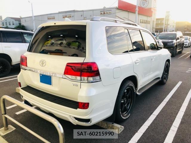 Toyota LAND CRUISER 2016-10 1292079-3
