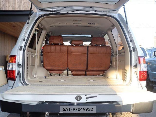 Toyota LAND CRUISER 2003-01 1338580-8