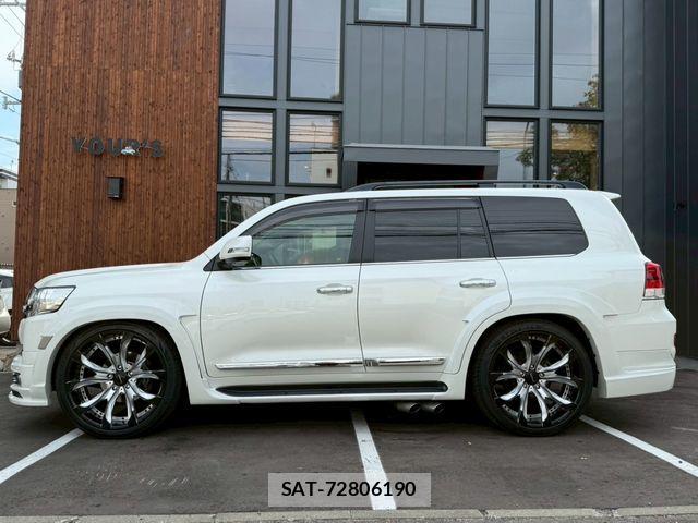 Toyota LAND CRUISER 2016-04 1361996-19