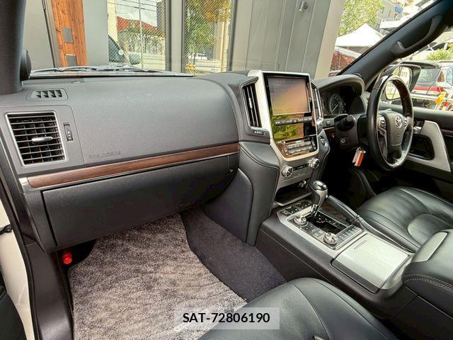 Toyota LAND CRUISER 2016-04 1361996-5