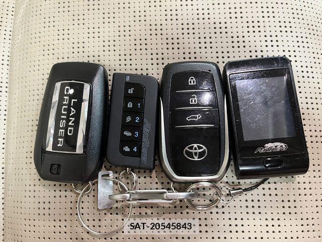 Toyota LAND CRUISER 2023-05 1445946-25