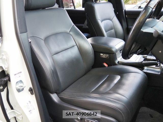 Toyota LAND CRUISER 2020-08 1661325-12