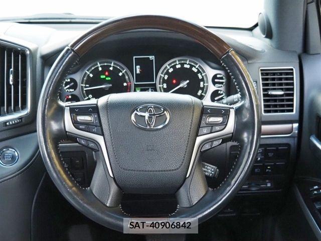 Toyota LAND CRUISER 2020-08 1661325-22