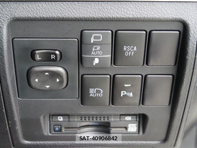 Toyota LAND CRUISER 2020-08 1661325-28