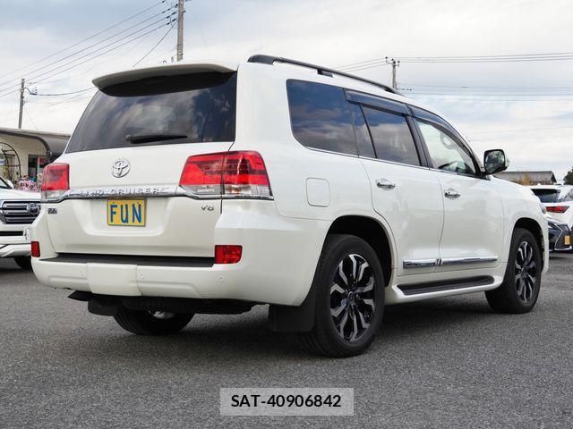 Toyota LAND CRUISER 2020-08 1661325-4