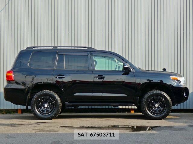 Toyota LAND CRUISER 2013-06 1825919-11