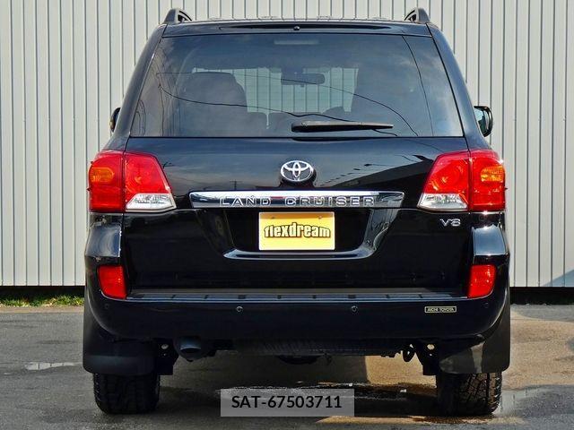 Toyota LAND CRUISER 2013-06 1825919-12