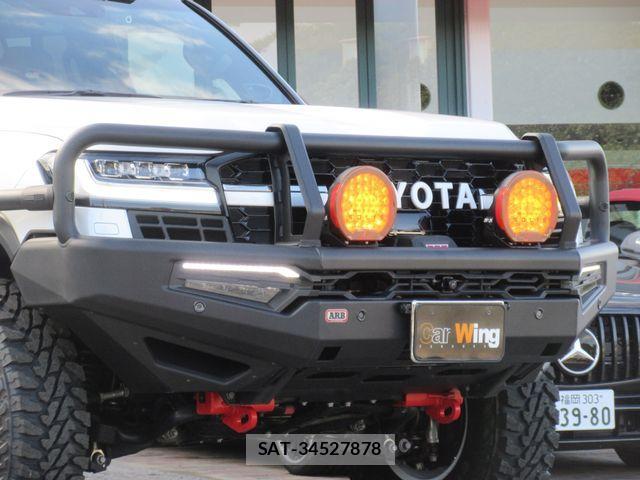 Toyota LAND CRUISER 2023-05 1847057-4