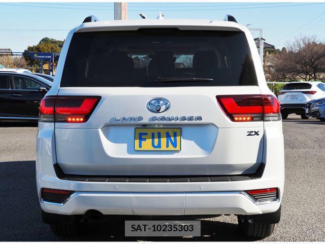 Toyota LAND CRUISER 2024-11 1904333-6