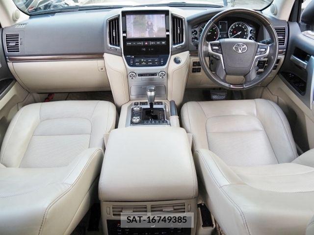 Toyota LAND CRUISER 2020-01 2081412-11