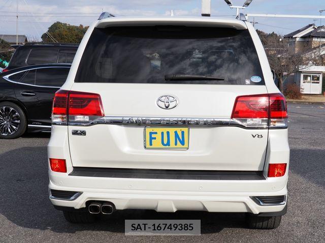 Toyota LAND CRUISER 2020-01 2081412-6