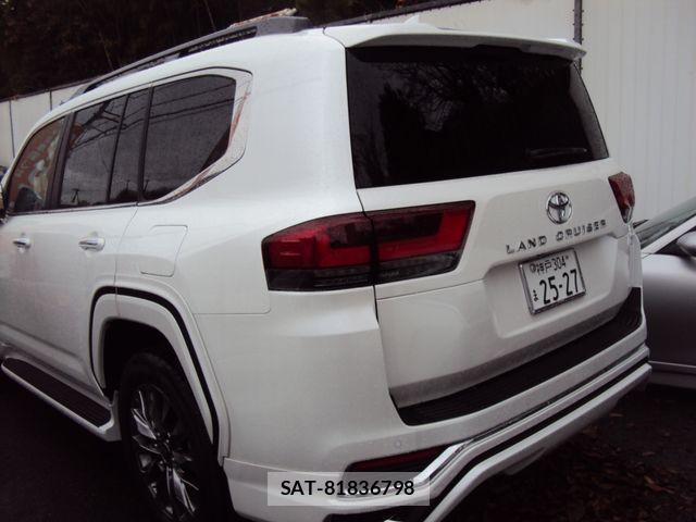 Toyota LAND CRUISER 2024-10 2099848-3