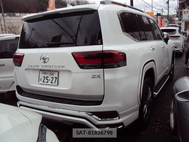Toyota LAND CRUISER 2024-10 2099848-4