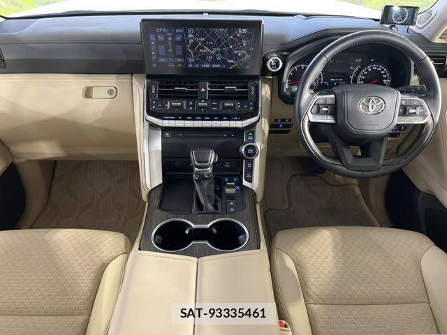 Toyota LAND CRUISER 2023-07 3015031-1