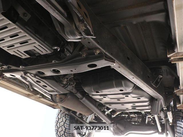 Toyota LAND CRUISER 1994-01 3673841-11
