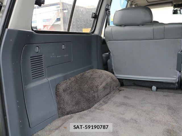 Toyota LAND CRUISER 1993-01 3770993-17