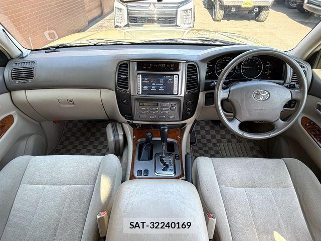 Toyota LAND CRUISER 2006-05 4325942-1