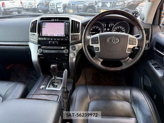 Toyota LAND CRUISER 2012-02 4325921-1