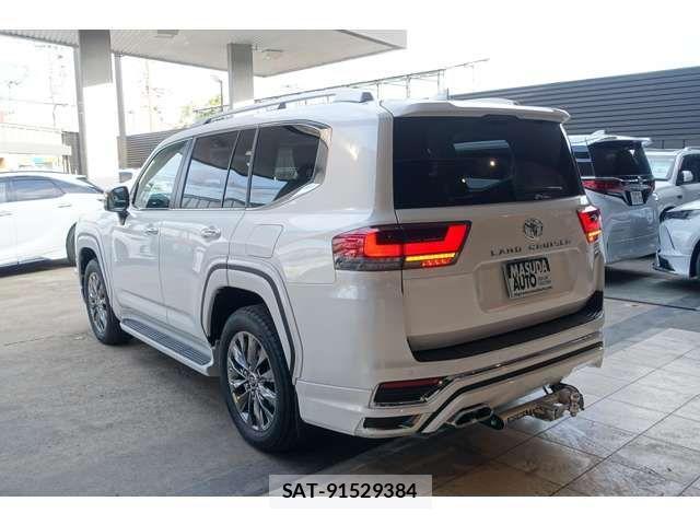 Toyota LAND CRUISER 2023-10 4754841-4