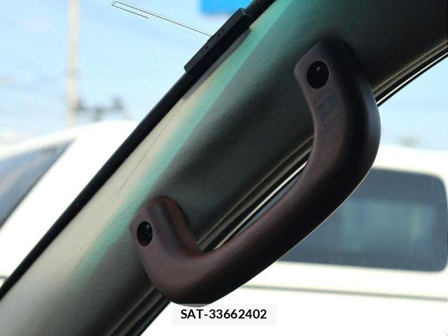 Toyota LAND CRUISER 2006-01 4962963-17
