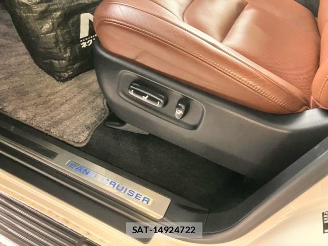 Toyota LAND CRUISER 2016-04 6002667-21