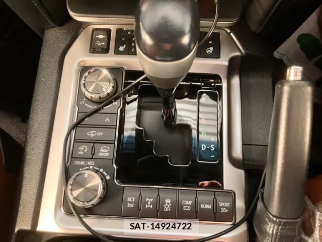 Toyota LAND CRUISER 2016-04 6002667-28