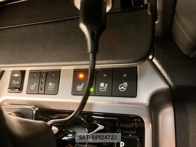 Toyota LAND CRUISER 2016-04 6002667-29