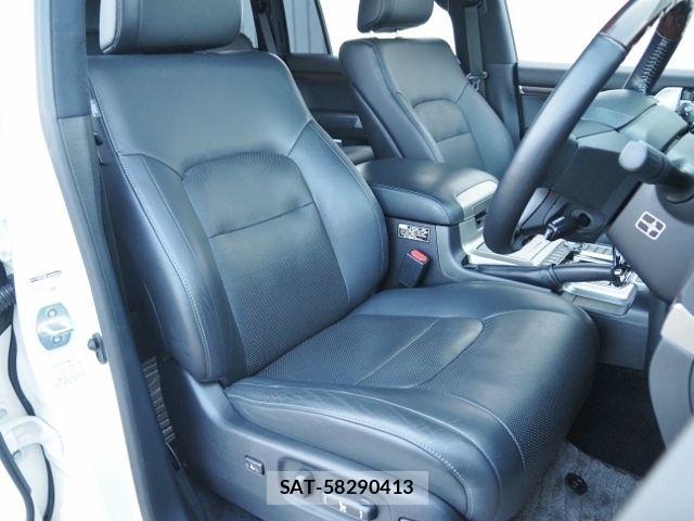 Toyota LAND CRUISER 2018-02 6244995-12