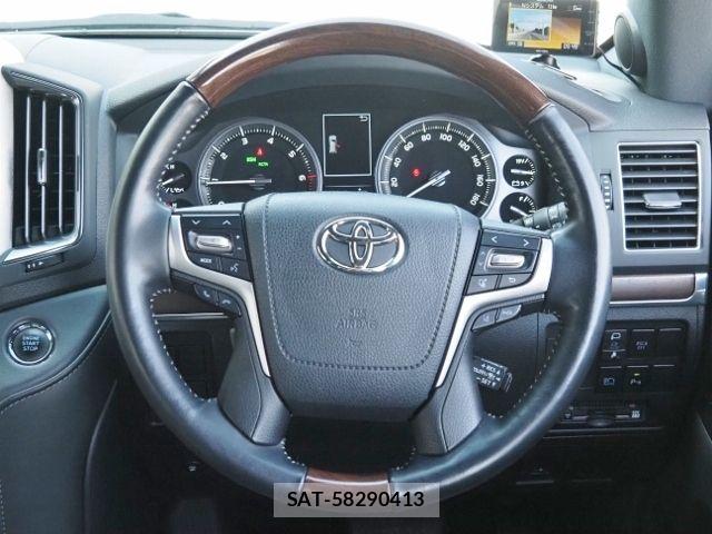 Toyota LAND CRUISER 2018-02 6244995-18