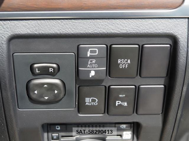 Toyota LAND CRUISER 2018-02 6244995-24