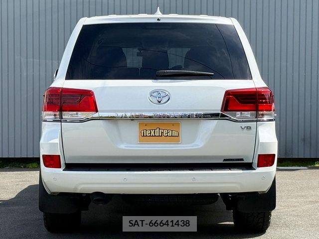 Toyota LAND CRUISER 2016-10 6245002-11