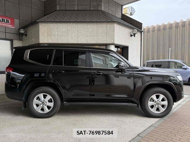 Toyota LAND CRUISER 2023-06 6612665-1