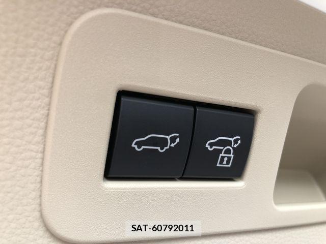 Toyota LAND CRUISER 2023-04 6612661-17