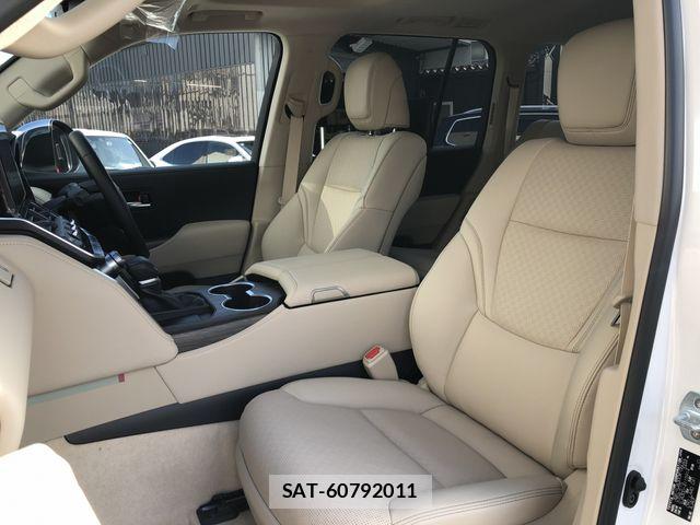 Toyota LAND CRUISER 2023-04 6612661-5