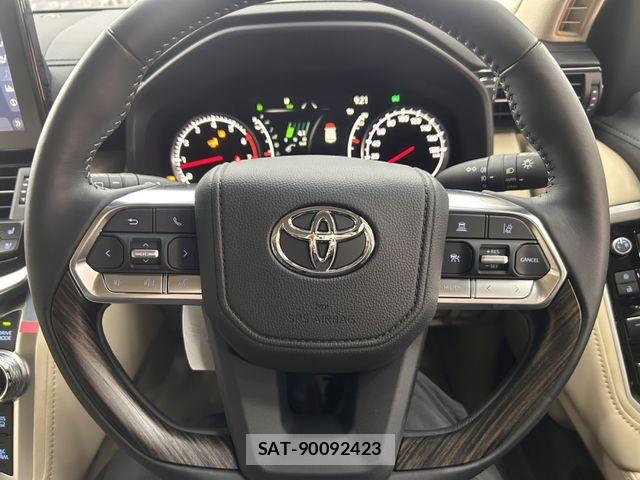 Toyota LAND CRUISER 2023-07 6716471-15