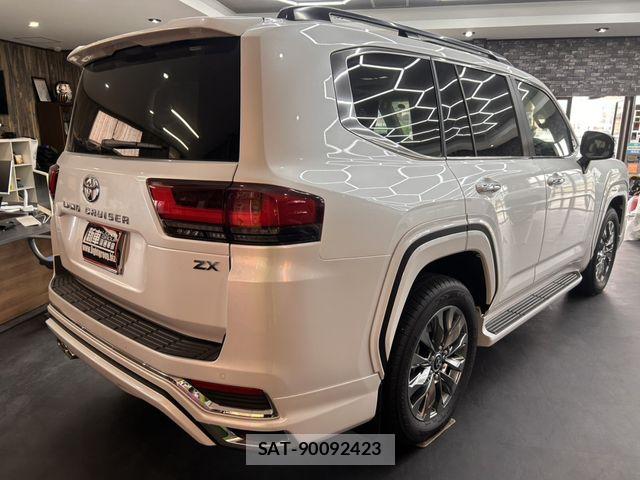 Toyota LAND CRUISER 2023-07 6716471-4