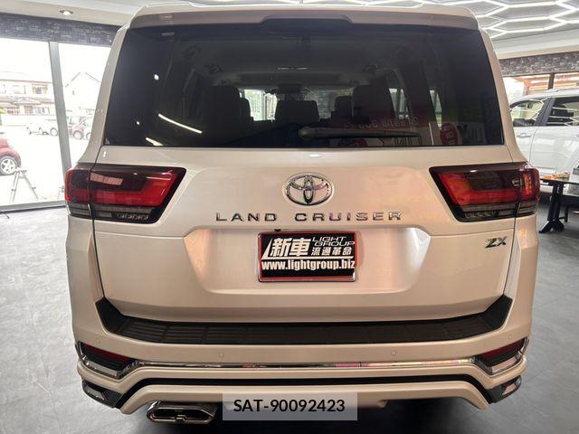 Toyota LAND CRUISER 2023-07 6716471-5