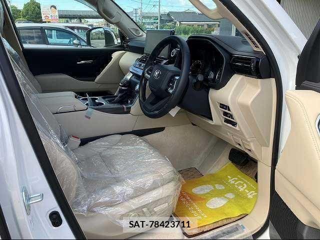 Toyota LAND CRUISER 2023-09 6815630-10