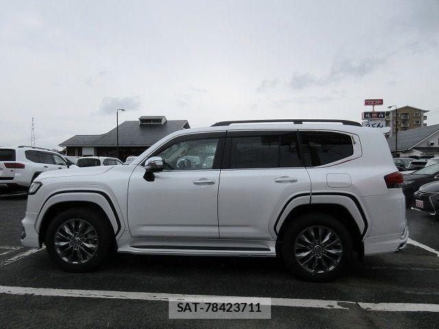 Toyota LAND CRUISER 2023-09 6815630-13